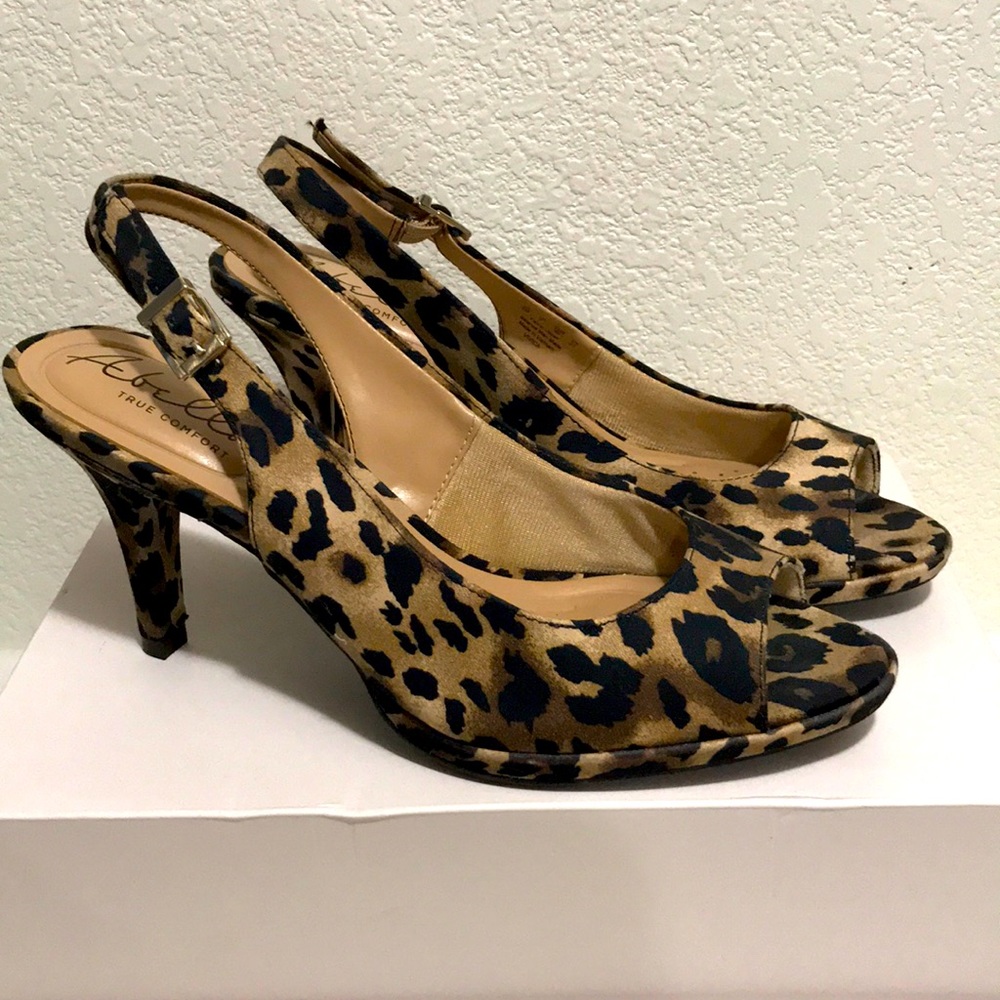 Abella True Comfort Cheetah Print Heels!